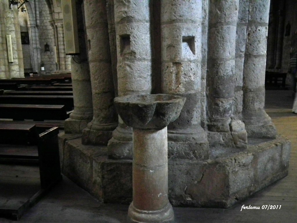 Palencia -San Miguel pila bautismo y columna - a photo on Flickriver