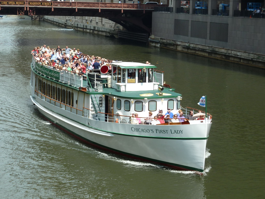 chicago historical society boat tour