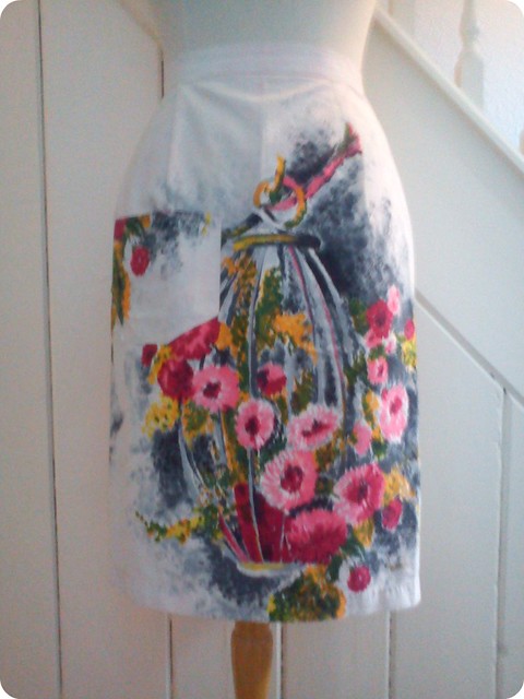 My new vintage apron! The fabric is so unusual.