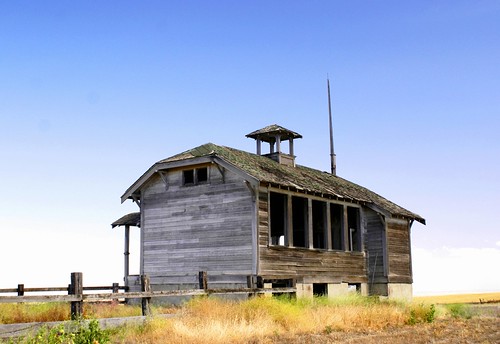 Center Ridge Schoolhouse | This old abandoned school sits in… | Flickr
