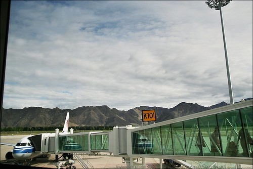 LXA (Lhasa Gonggar Airport  拉薩貢嘎機場  ལྷ་ས་གོང་དཀར་རྫོང) by tinybubble photos virna tendean