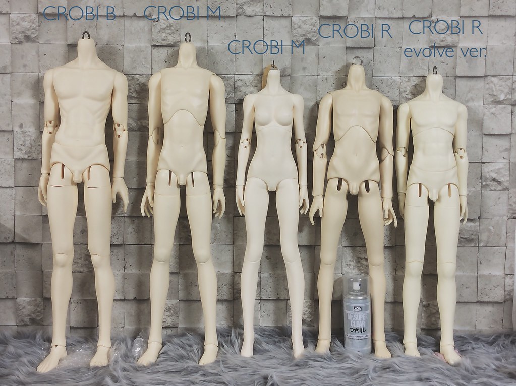 Crobi doll body comparison | Crobi B-Line / Crobi M-Line boy… | Flickr
