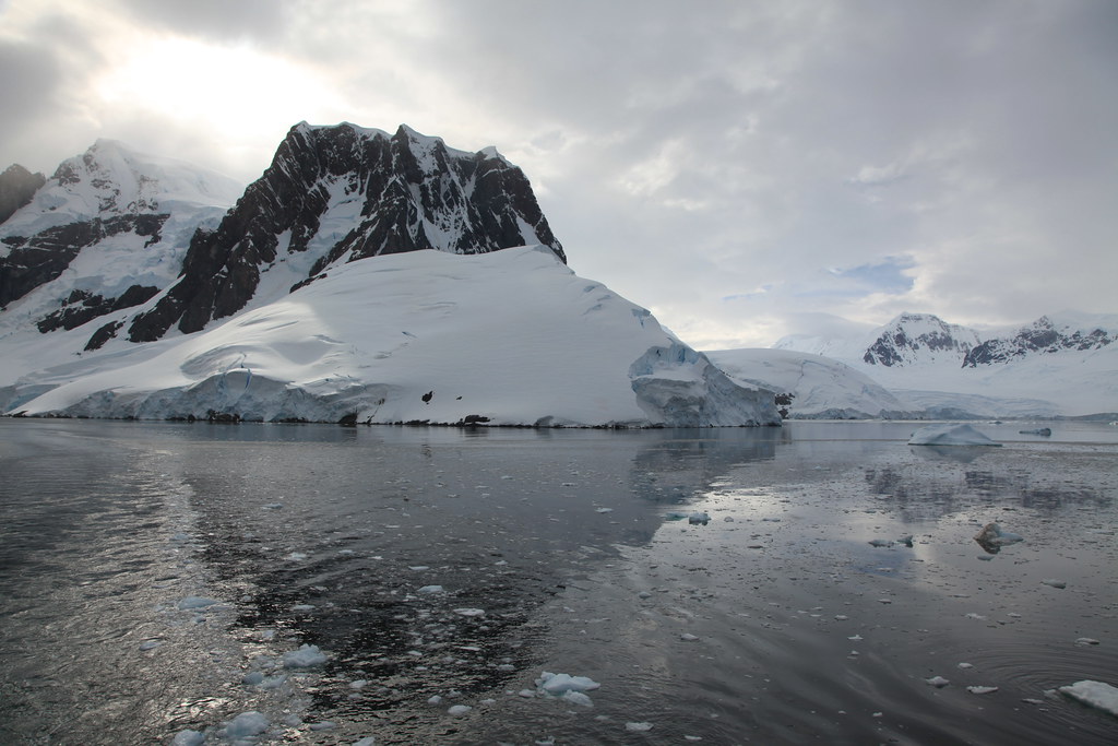 Pléneau Bay, Antarctica | Liam Quinn | Flickr