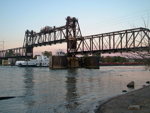 railroad bridge river illinois barge cbq jolietillinois ottawaillinois