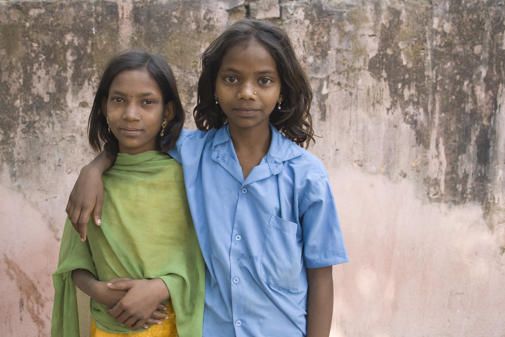 28 Indian children-two beggar girls posing for camera | Flickr