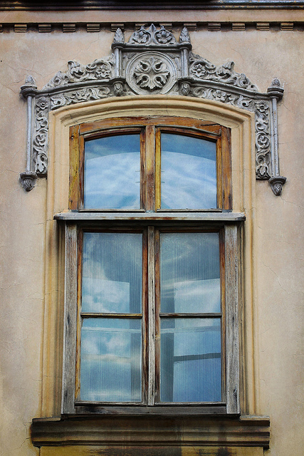 Nevena Uzurov - Closed window