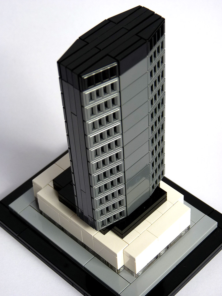LEGO Architecture MOC: Metlife Building 01, NY City