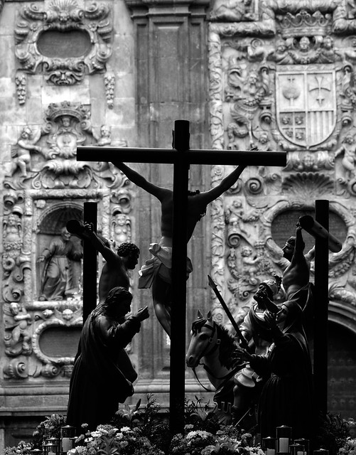 Crucifixion del Señor y San Francisco de Asis. Jueves Santo 2011. Zaragoza.