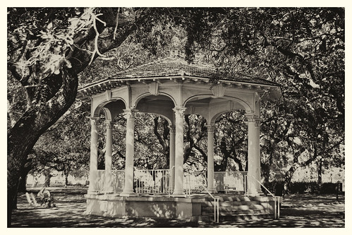 Gazebo at White Point B & W, bw sc canon harbor canon20d battery southcarolina gazebo charleston oldcity whitepointgardens mygearandme mygearandmepremium