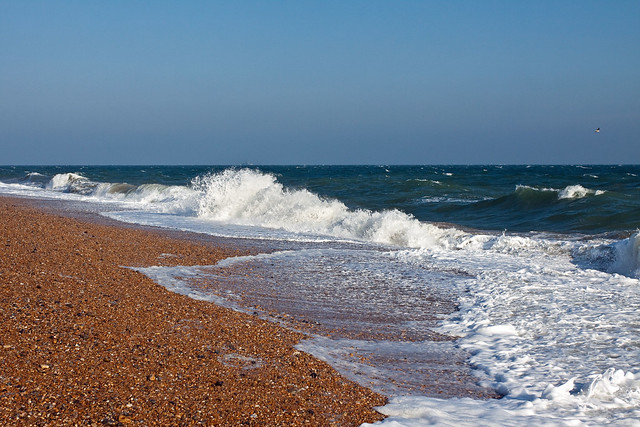 Waves on the shore, Dungeness