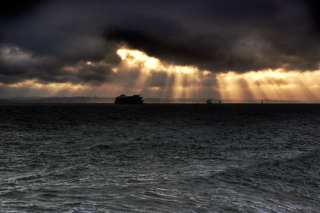 Rays over the Solent
