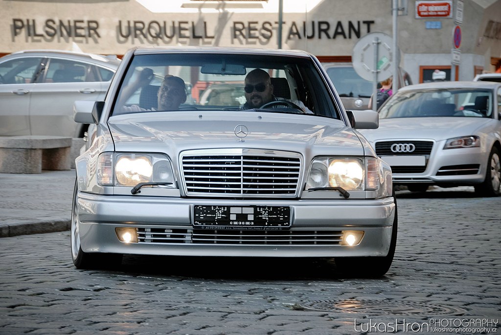 Mercedes Benz W124 On Carlsson Wheels 1 16 Brilliant Editi Flickr