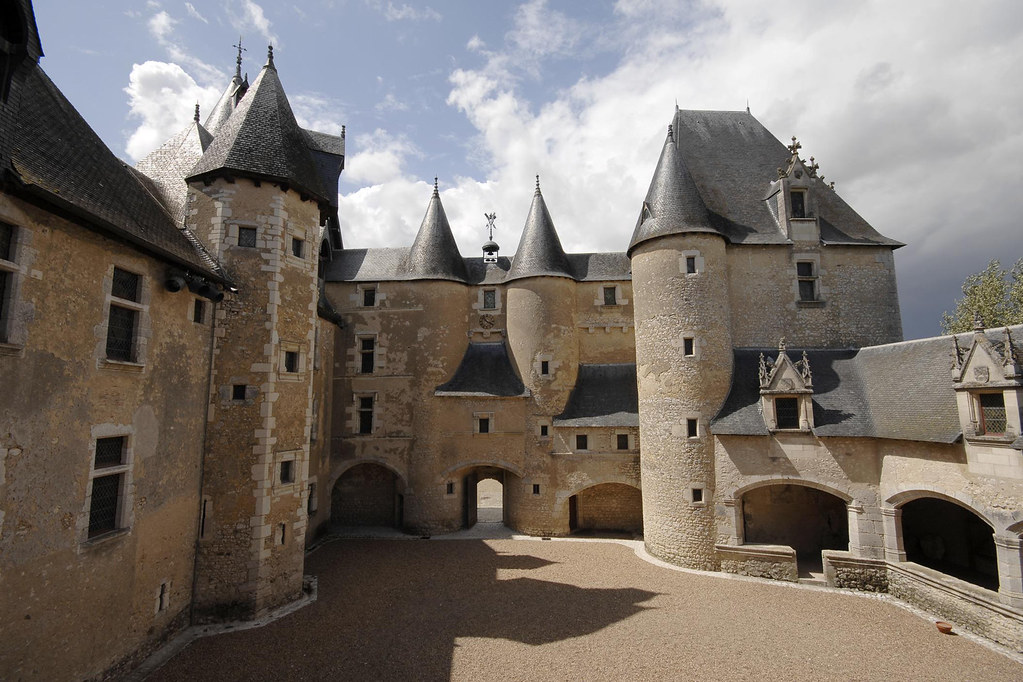 Le château de Fougères-sur-Bièvre