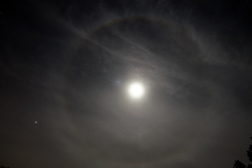 283/365: Monday, October 10, 2011: Lunar halo, Jupiter, and wisps of clouds | by Stephen Little