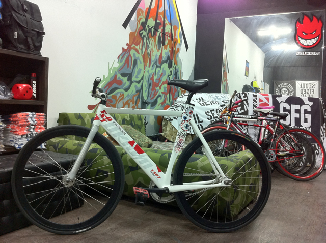 WK new track bike / @SFG OFFICE