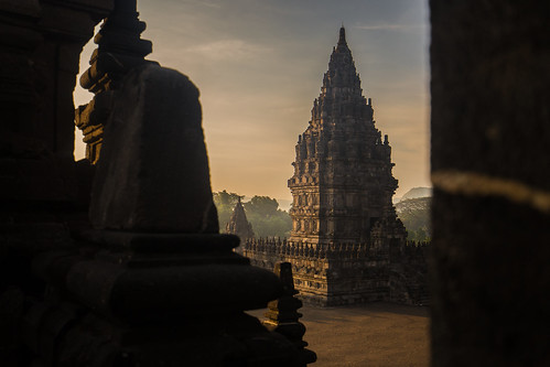 java indonesia asia yogyakarta candiprambanan prambanan canon temple architecture hinduism unescoworldheritagesite unesco sunrise sun
