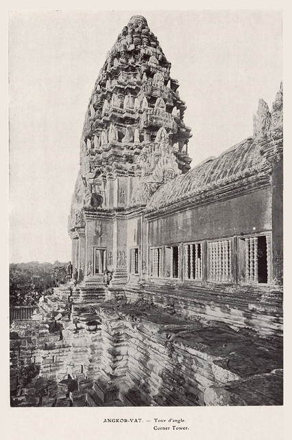 Angkor-Vat -- Corner Tower