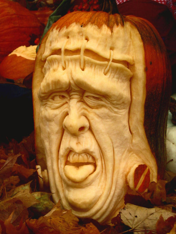 the_most_outrageous_pumpkin_carvings_ever_640_high_07