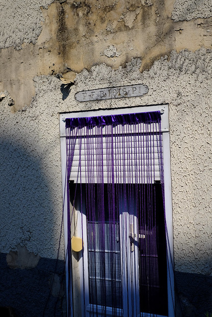Porte violette, France
