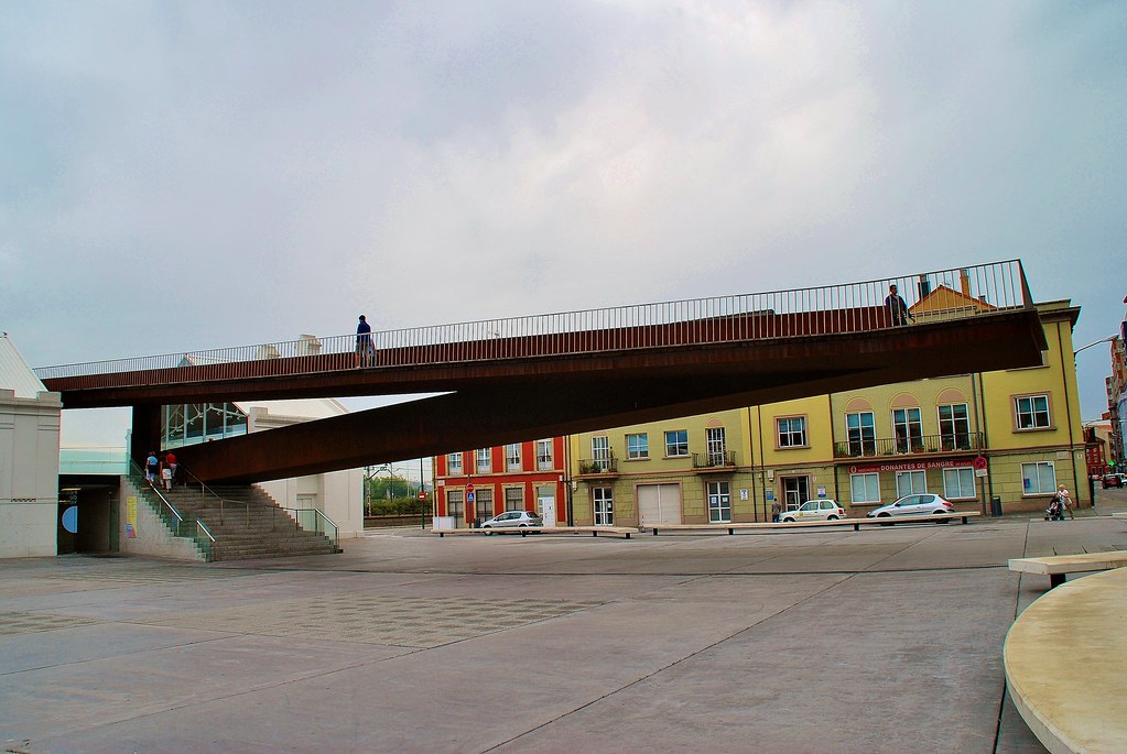 05 Centro Cultural Internacional Oscar Niemeyer Puente doble voladizo 387
