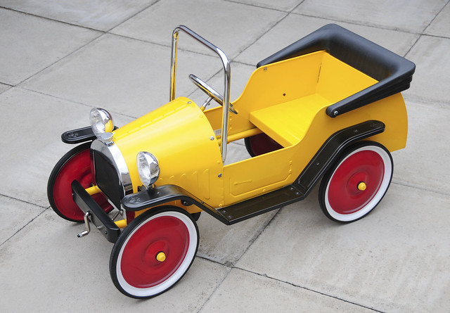 Brum Metal Classic Toy Ride-On Pedal Car - Front Left View