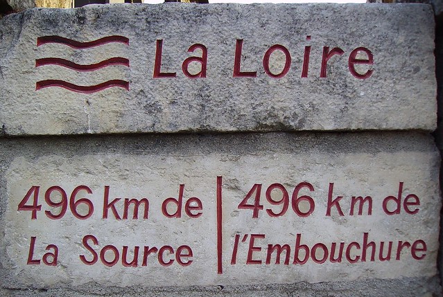 Inscription gravée près du pont de Pouilly-sur-Loire