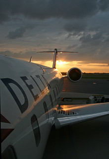Boarding Delta Connection Bombardier CL-600 Canadair Regional Jet (N8888D)