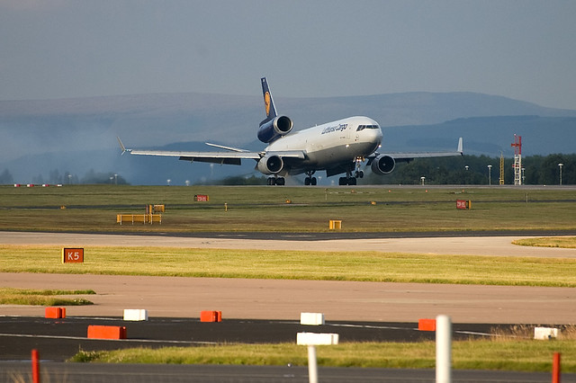 Lufthansa Cargo, landing