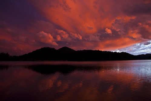 southdakota sd blackhills nationalforest custerstatepark lake water sunset storm thunderstorm reflection