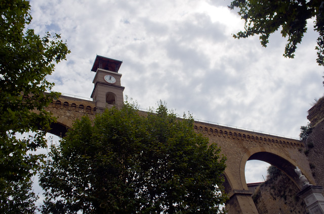 Le pont de l'horloge à Saint Chamas
