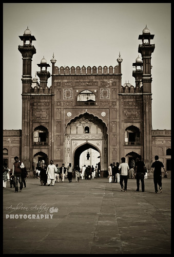 Badshahi Mosque | by @mBo! [Im Back ! ]