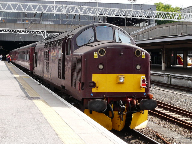 37706 prepares to take the empty stock out of Euston, 15th July 2011