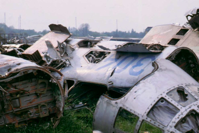 Front fuselages of MiG-25PD 304/BLUE N84042415 & (to the left)MiG-25PD 74/RED c/n 84037504. Rangsdorf