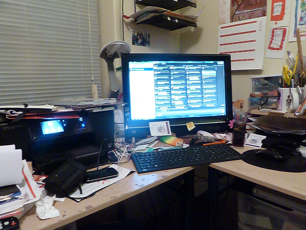 Messy Desk 001 | Thien-Kim | Flickr