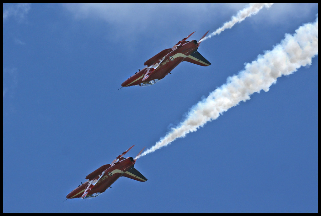 Red Arrows Inverted red arrows upside down july 2011 | Tom Saunders | Flickr