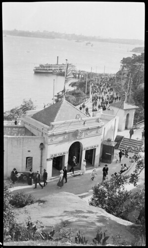 Crowds arriving, Taronga Park, ca. 1916, by Sam Hood | by State Library of NSW