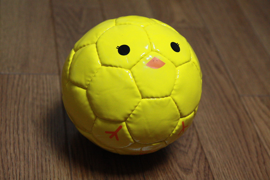 ひよこサッカーボール Football Zoo Sfida ヒヨコのミニサッカーボール Tatsuo Yamashita Flickr