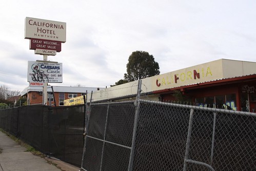 Hawthorn's Motel California in 2011