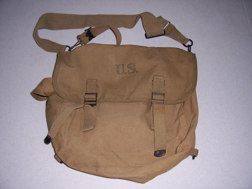 WW2 US Musette Bag | The M1936 Field Bag or Musette Bag with… | Flickr