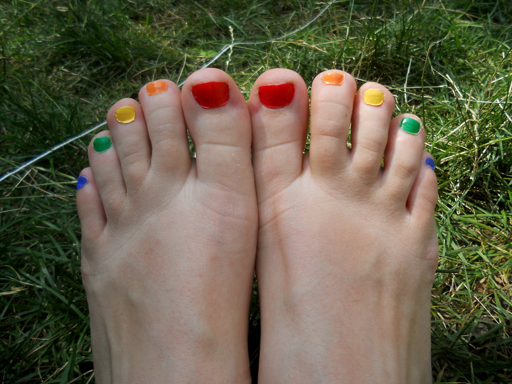 Rainbow Toes :), Huge Cool