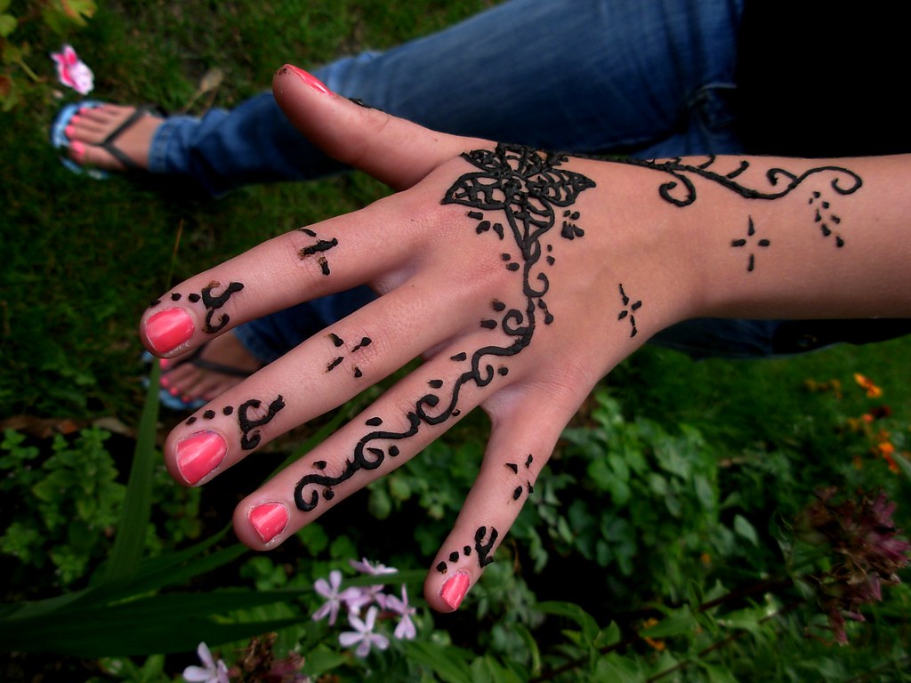 henna hand tattoo design | Mo | Flickr