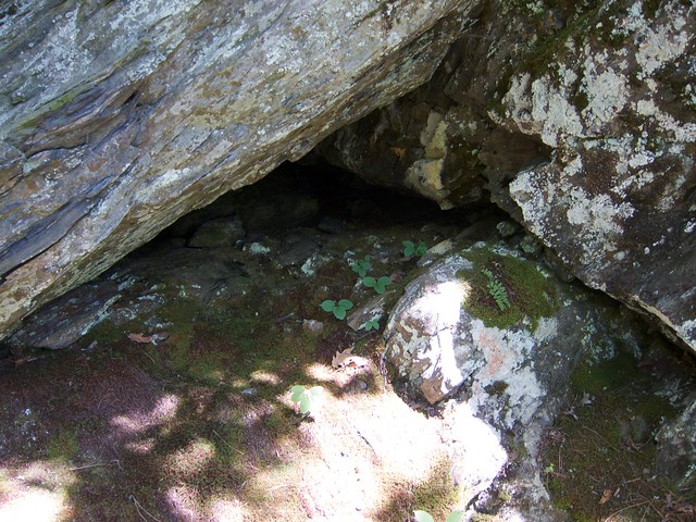 0:46:40 (51%): hiking wrightsmountain vermont bradford cave devilsden