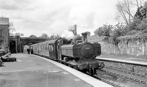 Neath Riverside GWR 3767 at Neath Riverside 11:20 21st May 1955 by John Wi… | Flickr
