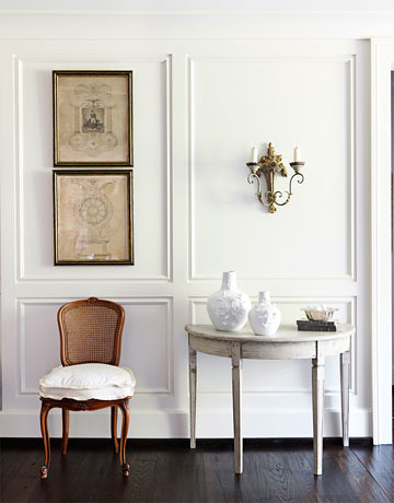 Classic white foyer: Benjamin Moore 'China White' + Swedish demilune table