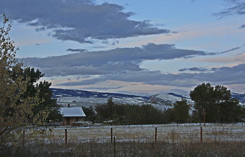 lander wyoming wy fremontcounty fall autumn october snow firstsnow morning backyard view