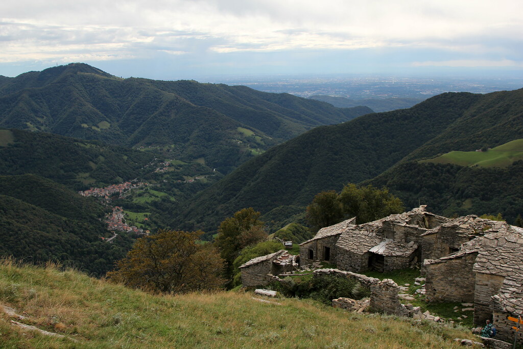 Aussicht beim Aufstieg von Muggio auf den Monte Generoso i… | Flickr