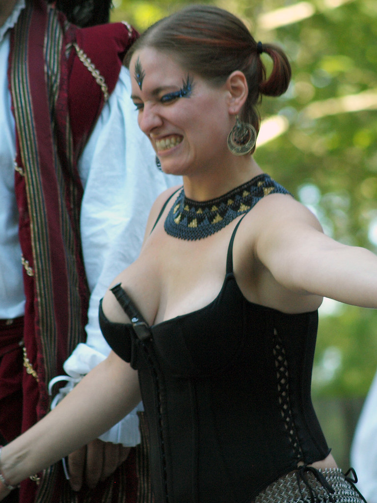 King Richard's Faire Cleavage Contest 2011 (slightly NSFW) .