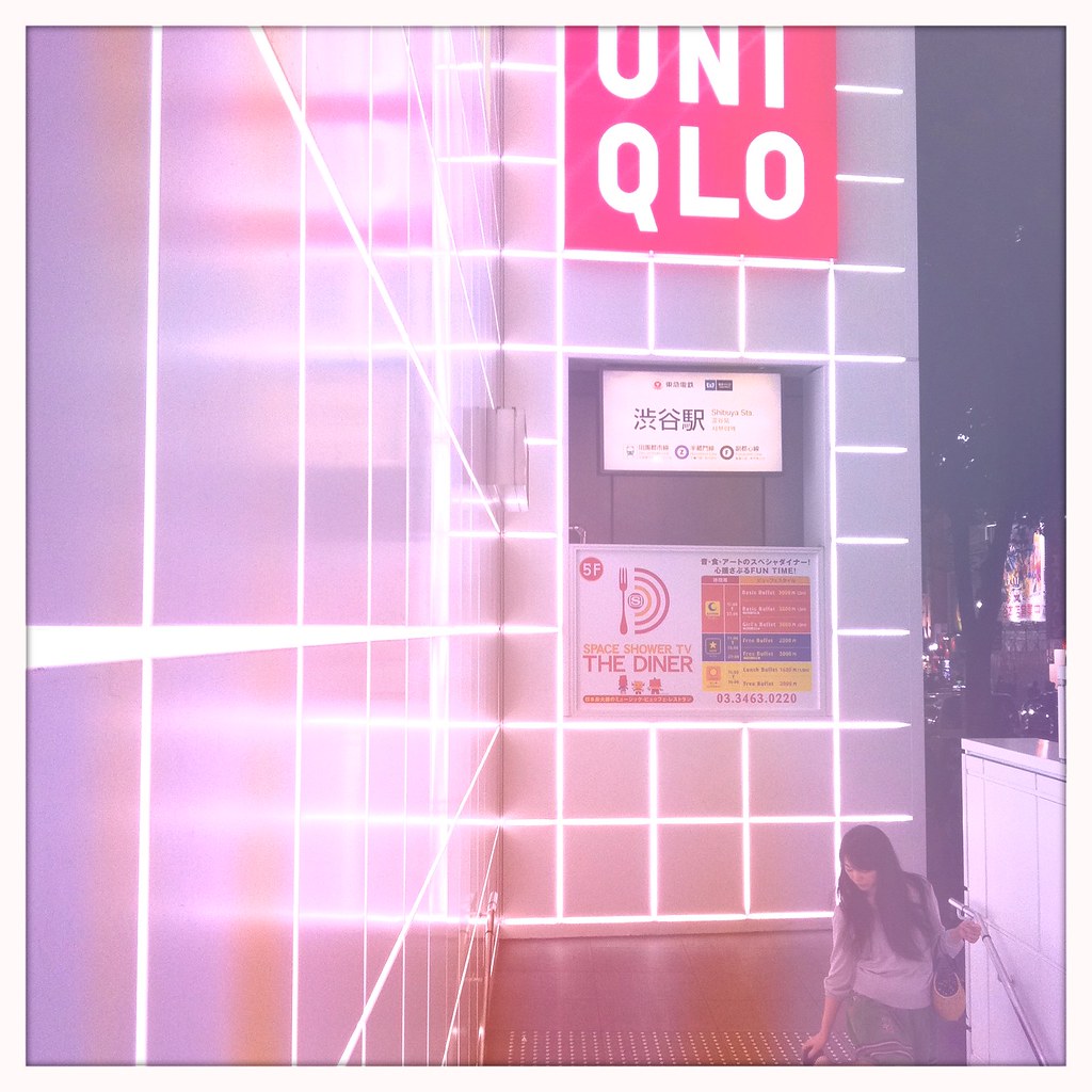 @Shibuya#92 | Hipstamatic, Susie Lens: UNIQLO Dogenzaka. | Subway666 ...