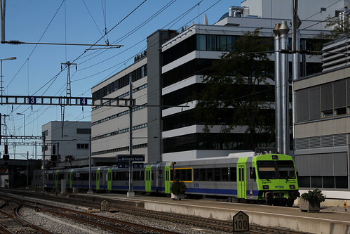 Sehr selten : S5 Neuenburg / Neuchâtel => Bern mit BLS RBDe 566 232 Pendel / Pendelzug mit dem Wappen der Gemeinde Grosshöchstetten in Bern Bümpliz Nord in der Schweiz | by chrchr_75