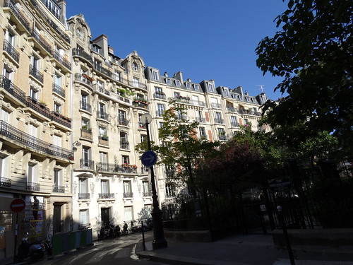 square Maurice Kriegel-Valrimont | Paris 18e | Jeanne Menjoulet | Flickr